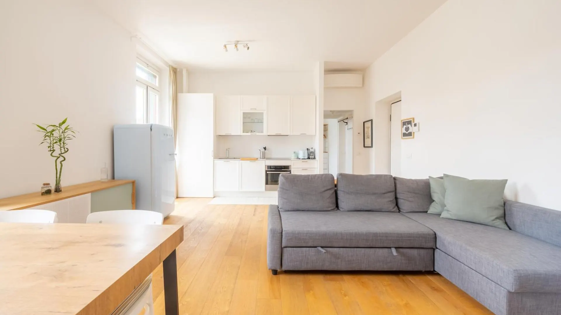Milano Isola - Bright 2-Room Apartment With Balcony 0*, Milan Italy