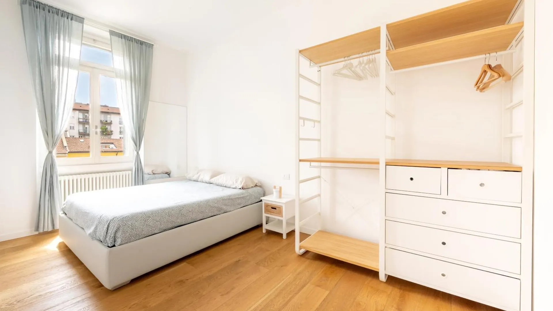 Milano Isola - Bright 2-Room Apartment With Balcony  Milan